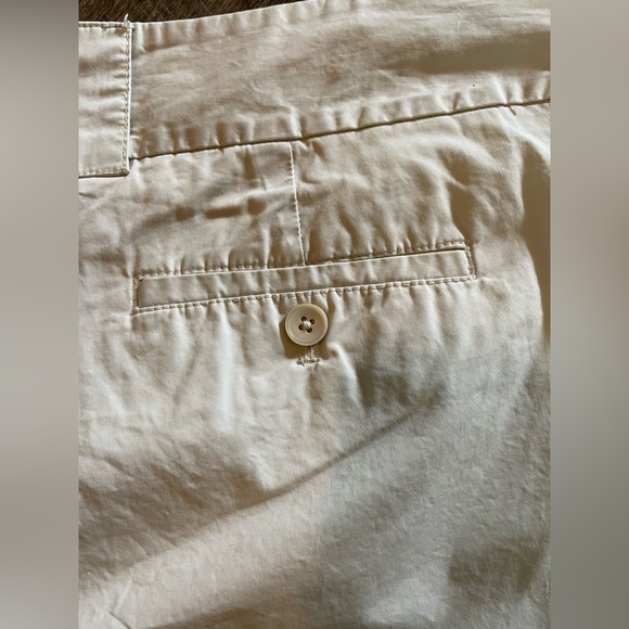 Madison 100% Cotton Shorts Pleated cuffed with Pockets Size 14 Cream - Picture 2 of 6